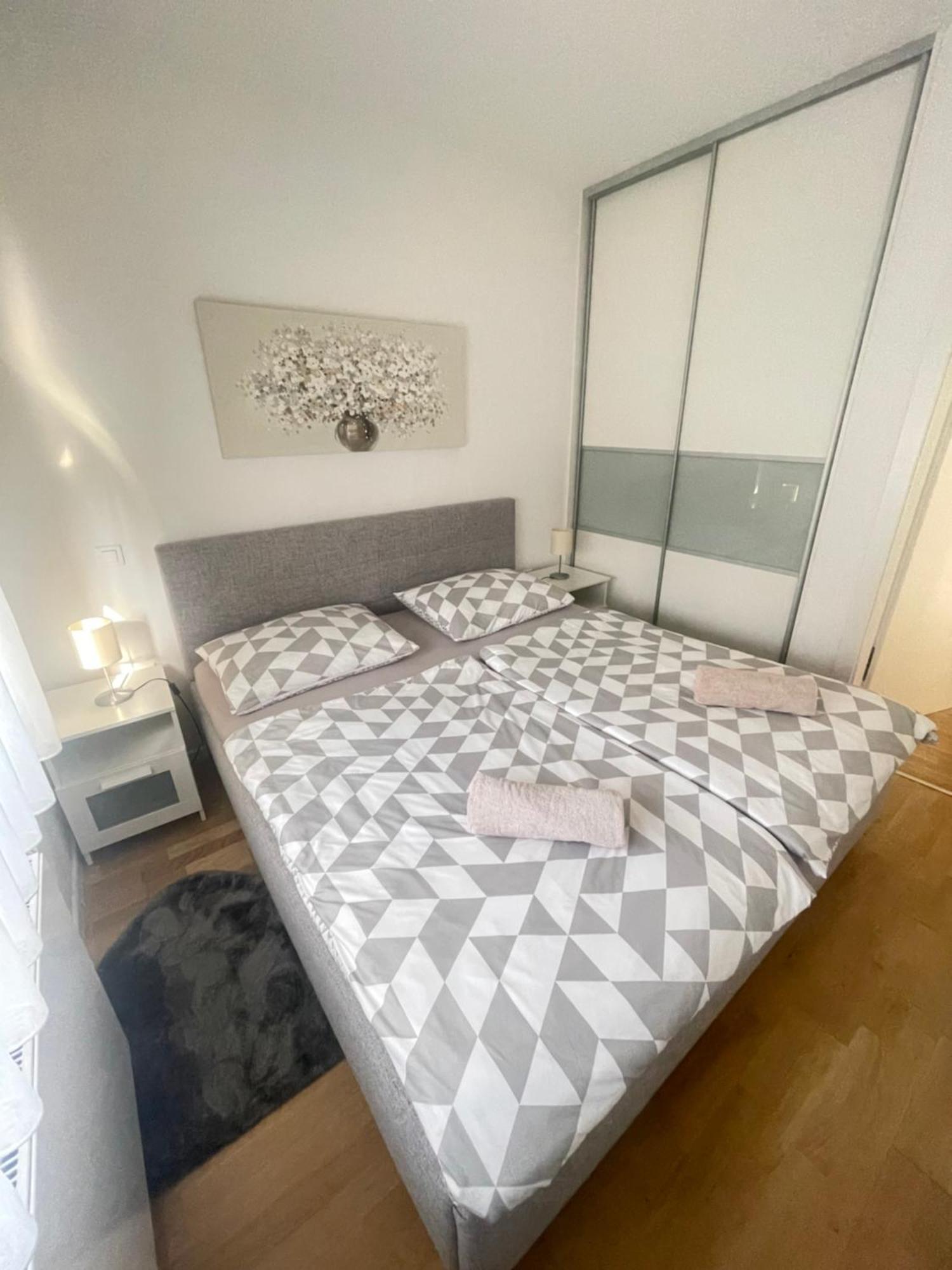 Lucky Place Apartment - Zumberacka With Free Private Parking Zagabria Esterno foto