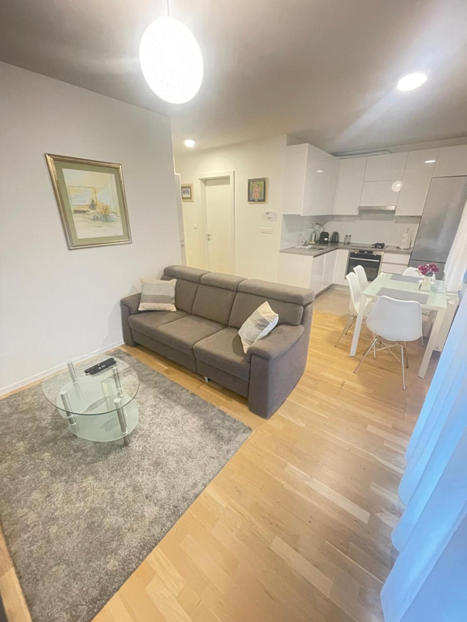 Lucky Place Apartment - Zumberacka With Free Private Parking Zagabria Esterno foto